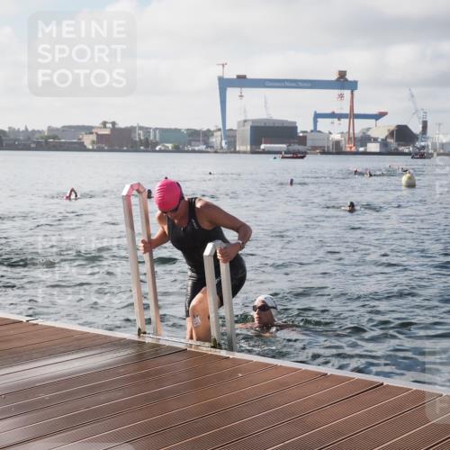 17.08.2025 - KN Förde Triathlon 2025 KatJ http://msf.ph/oto/8578532 17.08.2025 09:19:23 Schwimmen 183, 186, 187, 183, 187, 219, 220 meine-sportfotos.de