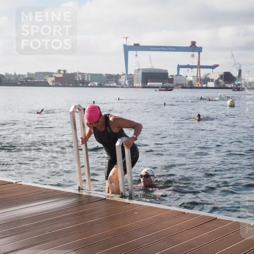 17.08.2025 - KN Förde Triathlon 2025 KatJ http://msf.ph/oto/8578536 17.08.2025 09:19:24 Schwimmen 183, 186, 187, 183, 186, 187, 219, 220 meine-sportfotos.de