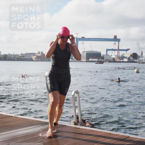17.08.2025 - KN Förde Triathlon 2025 KatJ http://msf.ph/oto/8578546 17.08.2025 09:19:26 Schwimmen 183, 186, 187, 183, 186, 187, 219, 220 meine-sportfotos.de