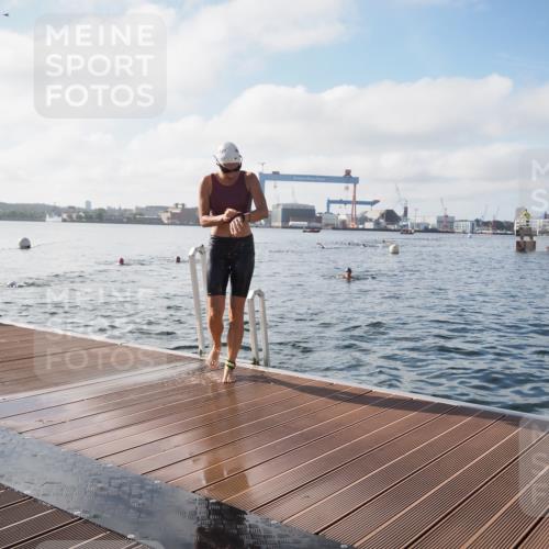 17.08.2025 - KN Förde Triathlon 2025 KatJ http://msf.ph/oto/8578614 17.08.2025 09:19:29 Schwimmen 183, 186, 187, 183, 186, 187 meine-sportfotos.de