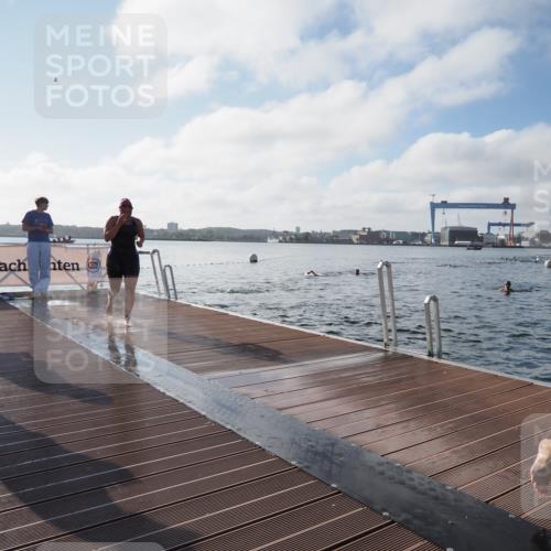 17.08.2025 - KN Förde Triathlon 2025 KatJ http://msf.ph/oto/8578642 17.08.2025 09:19:31 Schwimmen 183, 186, 187, 183, 186, 187 meine-sportfotos.de