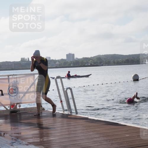17.08.2025 - KN Förde Triathlon 2025 KatJ http://msf.ph/oto/8578708 17.08.2025 09:19:41 Schwimmen 163, 190, 163, 186, 187, 190 meine-sportfotos.de