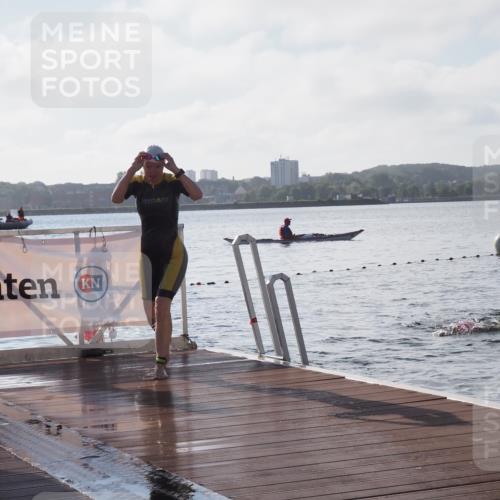 17.08.2025 - KN Förde Triathlon 2025 KatJ http://msf.ph/oto/8578723 17.08.2025 09:19:41 Schwimmen 163, 190, 163, 186, 187, 190 meine-sportfotos.de