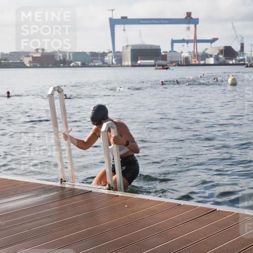 17.08.2025 - KN Förde Triathlon 2025 KatJ http://msf.ph/oto/8578791 17.08.2025 09:19:46 Schwimmen 163, 190, 202, 163, 190, 202 meine-sportfotos.de