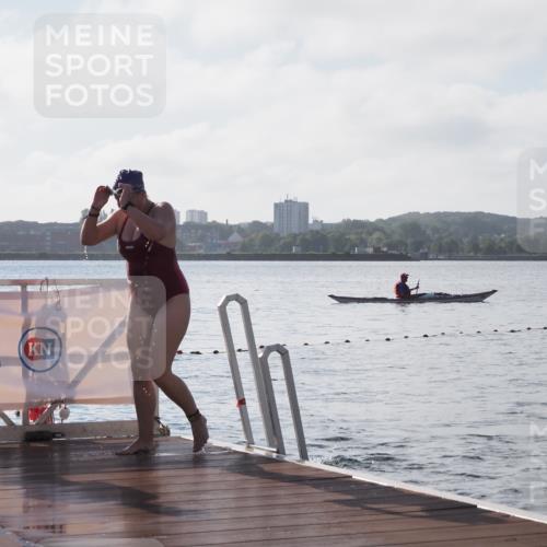 17.08.2025 - KN Förde Triathlon 2025 KatJ http://msf.ph/oto/8578919 17.08.2025 09:19:58 Schwimmen 195, 202, 163, 195, 202 meine-sportfotos.de