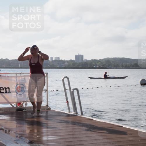 17.08.2025 - KN Förde Triathlon 2025 KatJ http://msf.ph/oto/8578929 17.08.2025 09:19:58 Schwimmen 195, 202, 163, 195, 202 meine-sportfotos.de