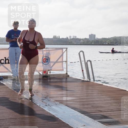 17.08.2025 - KN Förde Triathlon 2025 KatJ http://msf.ph/oto/8578951 17.08.2025 09:20:00 Schwimmen 195, 202, 163, 195, 202 meine-sportfotos.de