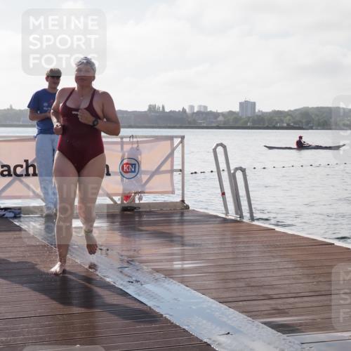 17.08.2025 - KN Förde Triathlon 2025 KatJ http://msf.ph/oto/8578955 17.08.2025 09:20:00 Schwimmen 195, 202, 163, 195, 202 meine-sportfotos.de