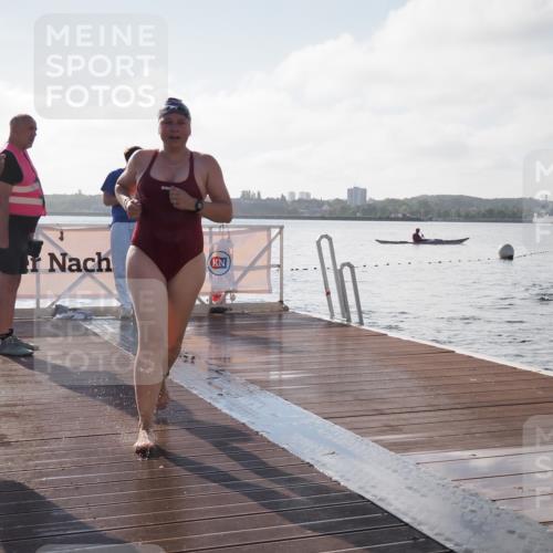 17.08.2025 - KN Förde Triathlon 2025 KatJ http://msf.ph/oto/8578970 17.08.2025 09:20:00 Schwimmen 195, 202, 163, 195, 202 meine-sportfotos.de