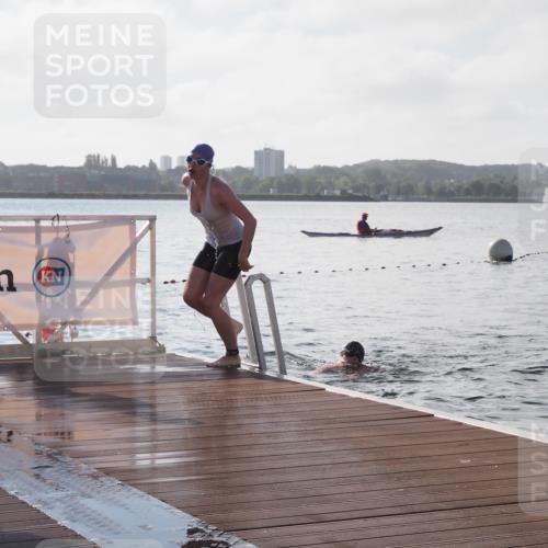 17.08.2025 - KN Förde Triathlon 2025 KatJ http://msf.ph/oto/8579004 17.08.2025 09:20:12 Schwimmen 179, 196, 179, 195, 196 meine-sportfotos.de