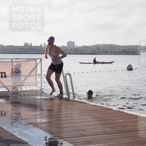 17.08.2025 - KN Förde Triathlon 2025 KatJ http://msf.ph/oto/8579009 17.08.2025 09:20:12 Schwimmen 179, 196, 179, 195, 196 meine-sportfotos.de