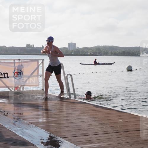 17.08.2025 - KN Förde Triathlon 2025 KatJ http://msf.ph/oto/8579012 17.08.2025 09:20:12 Schwimmen 179, 196, 179, 195, 196 meine-sportfotos.de