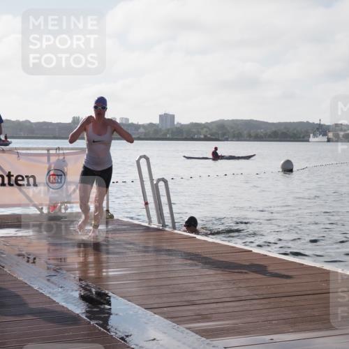 17.08.2025 - KN Förde Triathlon 2025 KatJ http://msf.ph/oto/8579019 17.08.2025 09:20:13 Schwimmen 179, 196, 179, 195, 196 meine-sportfotos.de