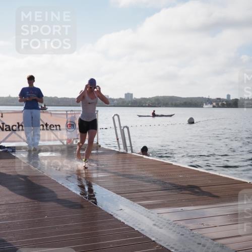 17.08.2025 - KN Förde Triathlon 2025 KatJ http://msf.ph/oto/8579030 17.08.2025 09:20:14 Schwimmen 179, 196, 179, 196 meine-sportfotos.de