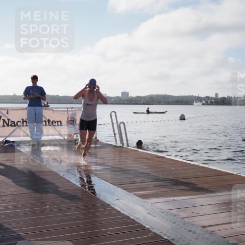 17.08.2025 - KN Förde Triathlon 2025 KatJ http://msf.ph/oto/8579034 17.08.2025 09:20:14 Schwimmen 179, 196, 179, 196 meine-sportfotos.de