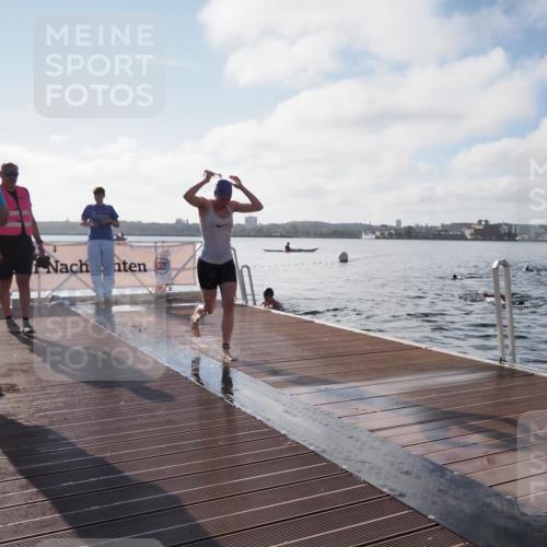 17.08.2025 - KN Förde Triathlon 2025 KatJ http://msf.ph/oto/8579052 17.08.2025 09:20:14 Schwimmen 179, 196, 179, 196 meine-sportfotos.de