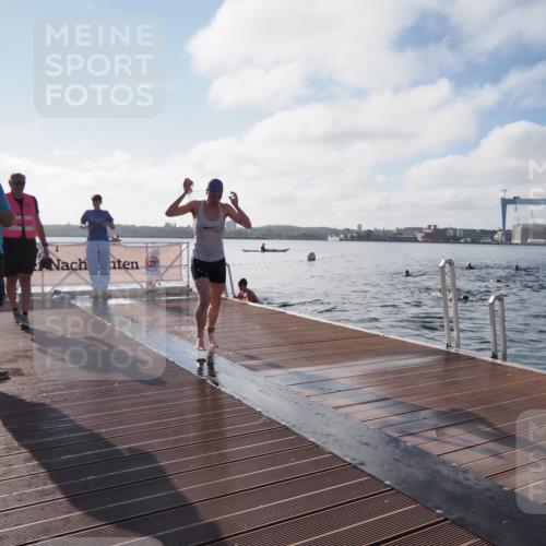 17.08.2025 - KN Förde Triathlon 2025 KatJ http://msf.ph/oto/8579055 17.08.2025 09:20:14 Schwimmen 179, 196, 179, 196 meine-sportfotos.de