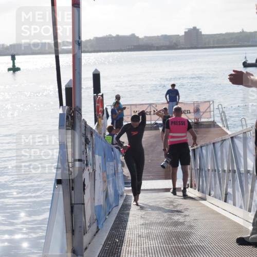17.08.2025 - KN Förde Triathlon 2025 MichiJ http://msf.ph/oto/8579057 17.08.2025 09:16:45 Schwimmen 144, 160, 172, 172, 176 meine-sportfotos.de