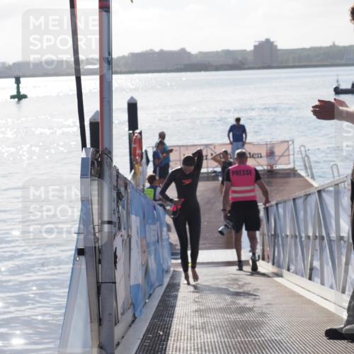 17.08.2025 - KN Förde Triathlon 2025 MichiJ http://msf.ph/oto/8579061 17.08.2025 09:16:45 Schwimmen 144, 160, 172, 172, 176 meine-sportfotos.de