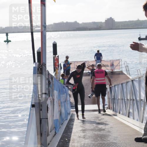 17.08.2025 - KN Förde Triathlon 2025 MichiJ http://msf.ph/oto/8579065 17.08.2025 09:16:45 Schwimmen 144, 160, 172, 172, 176 meine-sportfotos.de