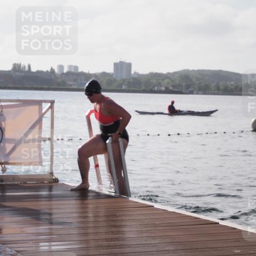 17.08.2025 - KN Förde Triathlon 2025 KatJ http://msf.ph/oto/8579069 17.08.2025 09:20:17 Schwimmen 179, 196, 211, 179, 196 meine-sportfotos.de