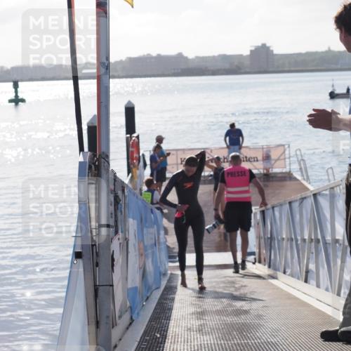 17.08.2025 - KN Förde Triathlon 2025 MichiJ http://msf.ph/oto/8579070 17.08.2025 09:16:45 Schwimmen 144, 160, 172, 172, 176 meine-sportfotos.de