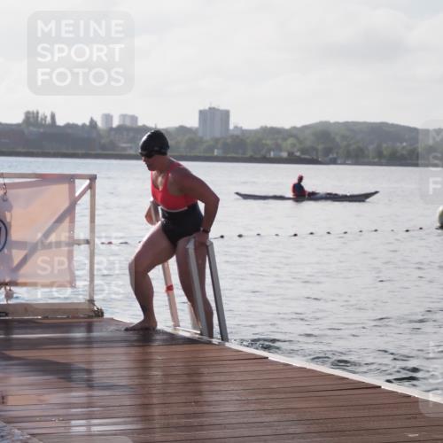 17.08.2025 - KN Förde Triathlon 2025 KatJ http://msf.ph/oto/8579073 17.08.2025 09:20:17 Schwimmen 179, 196, 211, 179, 196 meine-sportfotos.de