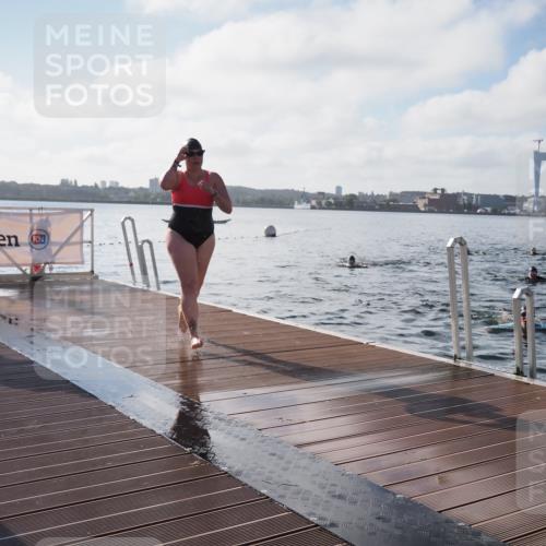 17.08.2025 - KN Förde Triathlon 2025 KatJ http://msf.ph/oto/8579127 17.08.2025 09:20:19 Schwimmen 179, 196, 211, 179, 196 meine-sportfotos.de