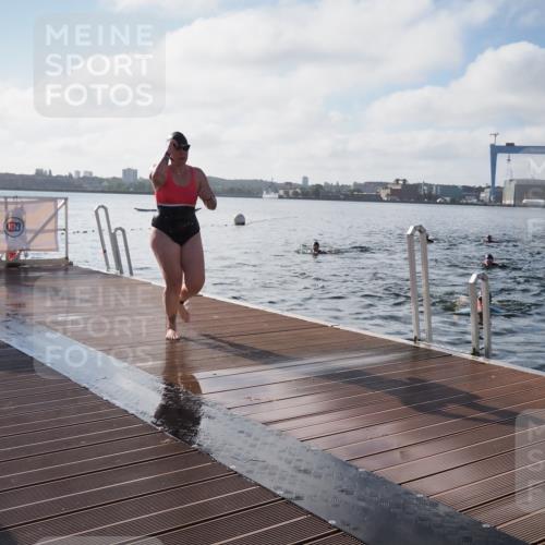 17.08.2025 - KN Förde Triathlon 2025 KatJ http://msf.ph/oto/8579130 17.08.2025 09:20:19 Schwimmen 179, 196, 211, 179, 196 meine-sportfotos.de