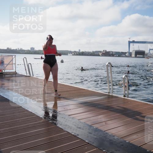 17.08.2025 - KN Förde Triathlon 2025 KatJ http://msf.ph/oto/8579134 17.08.2025 09:20:19 Schwimmen 179, 196, 211, 179, 196 meine-sportfotos.de