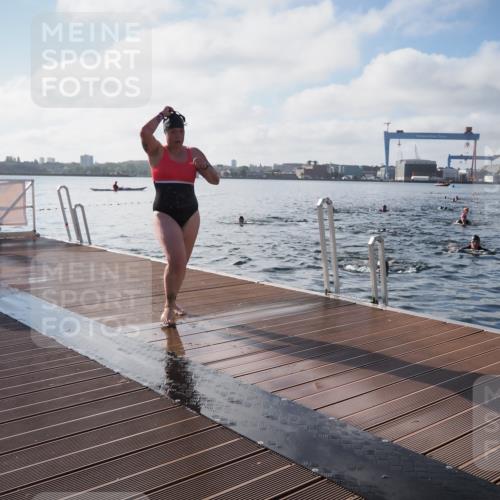 17.08.2025 - KN Förde Triathlon 2025 KatJ http://msf.ph/oto/8579141 17.08.2025 09:20:20 Schwimmen 179, 196, 211, 179, 196, 211 meine-sportfotos.de