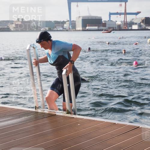 17.08.2025 - KN Förde Triathlon 2025 KatJ http://msf.ph/oto/8579171 17.08.2025 09:20:27 Schwimmen 188, 196, 211, 240, 179, 196, 211, 240 meine-sportfotos.de