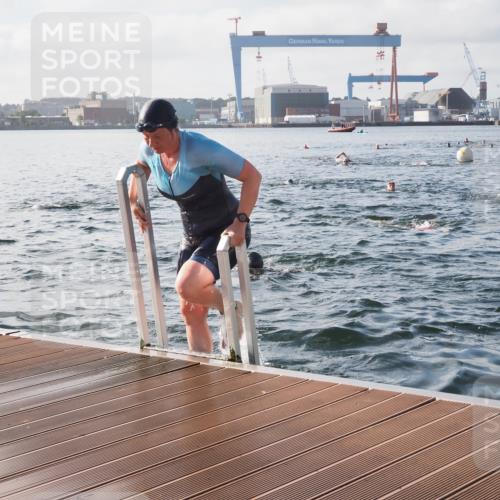 17.08.2025 - KN Förde Triathlon 2025 KatJ http://msf.ph/oto/8579180 17.08.2025 09:20:27 Schwimmen 188, 196, 211, 240, 179, 196, 211, 240 meine-sportfotos.de