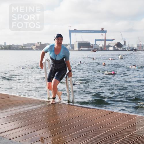 17.08.2025 - KN Förde Triathlon 2025 KatJ http://msf.ph/oto/8579194 17.08.2025 09:20:27 Schwimmen 188, 196, 211, 240, 179, 196, 211, 240 meine-sportfotos.de