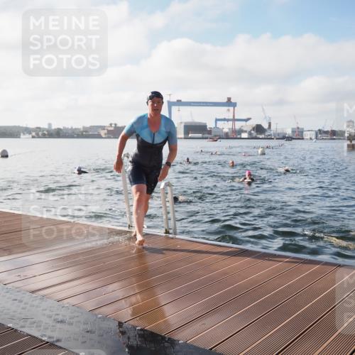 17.08.2025 - KN Förde Triathlon 2025 KatJ http://msf.ph/oto/8579200 17.08.2025 09:20:28 Schwimmen 188, 211, 240, 241, 196, 211, 240 meine-sportfotos.de