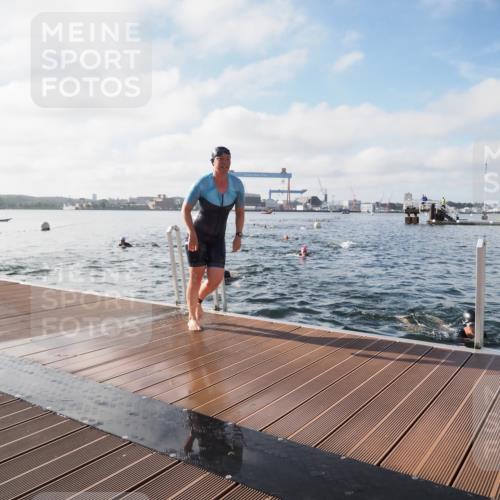 17.08.2025 - KN Förde Triathlon 2025 KatJ http://msf.ph/oto/8579207 17.08.2025 09:20:28 Schwimmen 188, 211, 240, 241, 196, 211, 240 meine-sportfotos.de