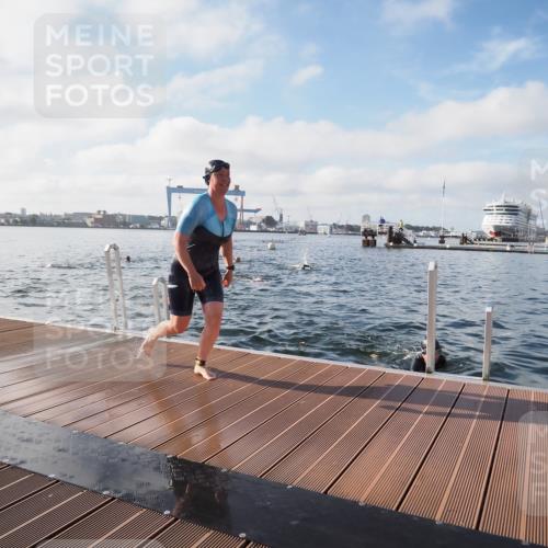 17.08.2025 - KN Förde Triathlon 2025 KatJ http://msf.ph/oto/8579218 17.08.2025 09:20:28 Schwimmen 188, 211, 240, 241, 196, 211, 240 meine-sportfotos.de
