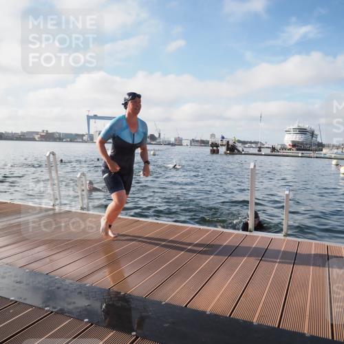 17.08.2025 - KN Förde Triathlon 2025 KatJ http://msf.ph/oto/8579222 17.08.2025 09:20:29 Schwimmen 188, 211, 240, 241, 196, 211, 240 meine-sportfotos.de