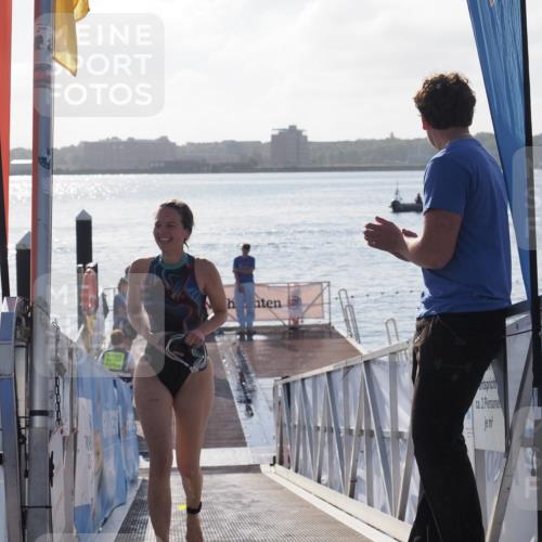 17.08.2025 - KN Förde Triathlon 2025 MichiJ http://msf.ph/oto/8579227 17.08.2025 09:16:53 Schwimmen 172, 176 meine-sportfotos.de