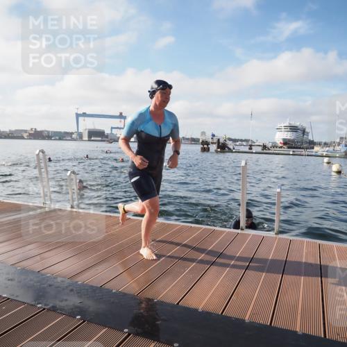 17.08.2025 - KN Förde Triathlon 2025 KatJ http://msf.ph/oto/8579230 17.08.2025 09:20:29 Schwimmen 188, 211, 240, 241, 196, 211, 240 meine-sportfotos.de