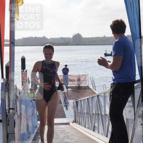 17.08.2025 - KN Förde Triathlon 2025 MichiJ http://msf.ph/oto/8579237 17.08.2025 09:16:53 Schwimmen 172, 176 meine-sportfotos.de