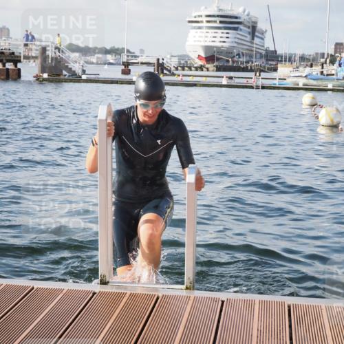17.08.2025 - KN Förde Triathlon 2025 KatJ http://msf.ph/oto/8579239 17.08.2025 09:20:33 Schwimmen 188, 211, 228, 240, 241, 188, 211, 240, 241 meine-sportfotos.de