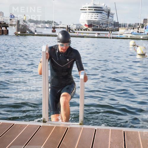 17.08.2025 - KN Förde Triathlon 2025 KatJ http://msf.ph/oto/8579243 17.08.2025 09:20:33 Schwimmen 188, 211, 228, 240, 241, 188, 211, 240, 241 meine-sportfotos.de