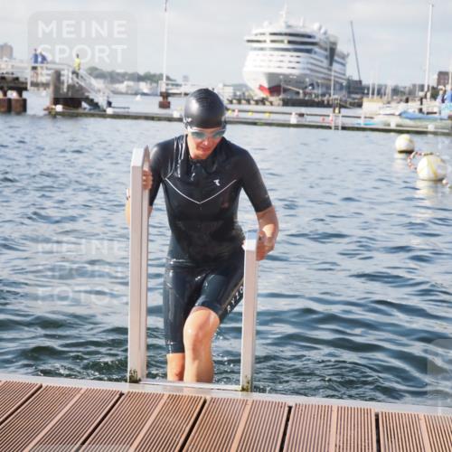 17.08.2025 - KN Förde Triathlon 2025 KatJ http://msf.ph/oto/8579257 17.08.2025 09:20:34 Schwimmen 188, 211, 228, 240, 241, 188, 211, 240, 241 meine-sportfotos.de