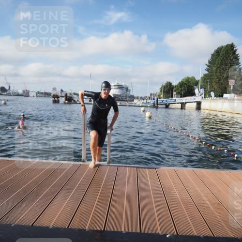 17.08.2025 - KN Förde Triathlon 2025 KatJ http://msf.ph/oto/8579268 17.08.2025 09:20:35 Schwimmen 188, 211, 228, 240, 241, 188, 211, 240, 241 meine-sportfotos.de