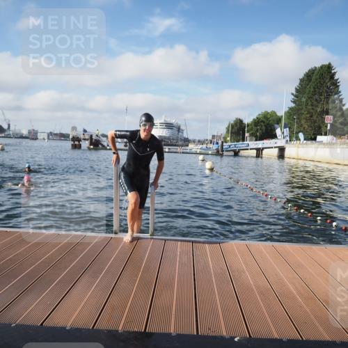 17.08.2025 - KN Förde Triathlon 2025 KatJ http://msf.ph/oto/8579272 17.08.2025 09:20:35 Schwimmen 188, 211, 228, 240, 241, 188, 211, 240, 241 meine-sportfotos.de