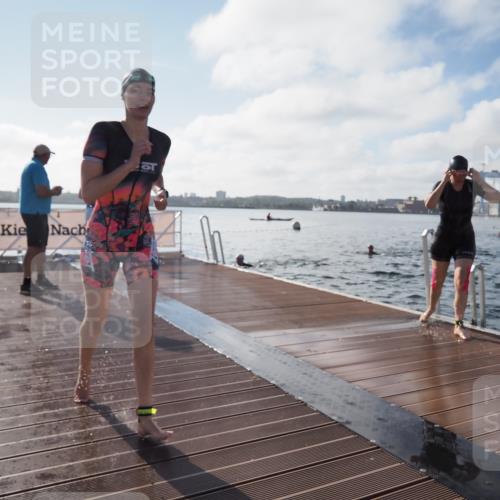 17.08.2025 - KN Förde Triathlon 2025 KatJ http://msf.ph/oto/8579340 17.08.2025 09:20:38 Schwimmen 188, 228, 240, 241, 188, 211, 228, 240, 241 meine-sportfotos.de