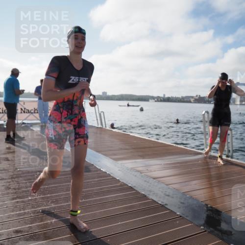 17.08.2025 - KN Förde Triathlon 2025 KatJ http://msf.ph/oto/8579344 17.08.2025 09:20:38 Schwimmen 188, 228, 240, 241, 188, 211, 228, 240, 241 meine-sportfotos.de