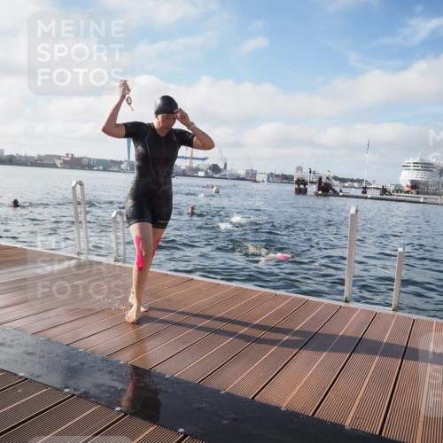 17.08.2025 - KN Förde Triathlon 2025 KatJ http://msf.ph/oto/8579352 17.08.2025 09:20:39 Schwimmen 188, 228, 240, 241, 188, 211, 228, 240, 241 meine-sportfotos.de