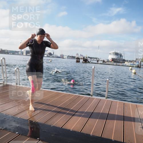 17.08.2025 - KN Förde Triathlon 2025 KatJ http://msf.ph/oto/8579360 17.08.2025 09:20:39 Schwimmen 188, 228, 240, 241, 188, 211, 228, 240, 241 meine-sportfotos.de